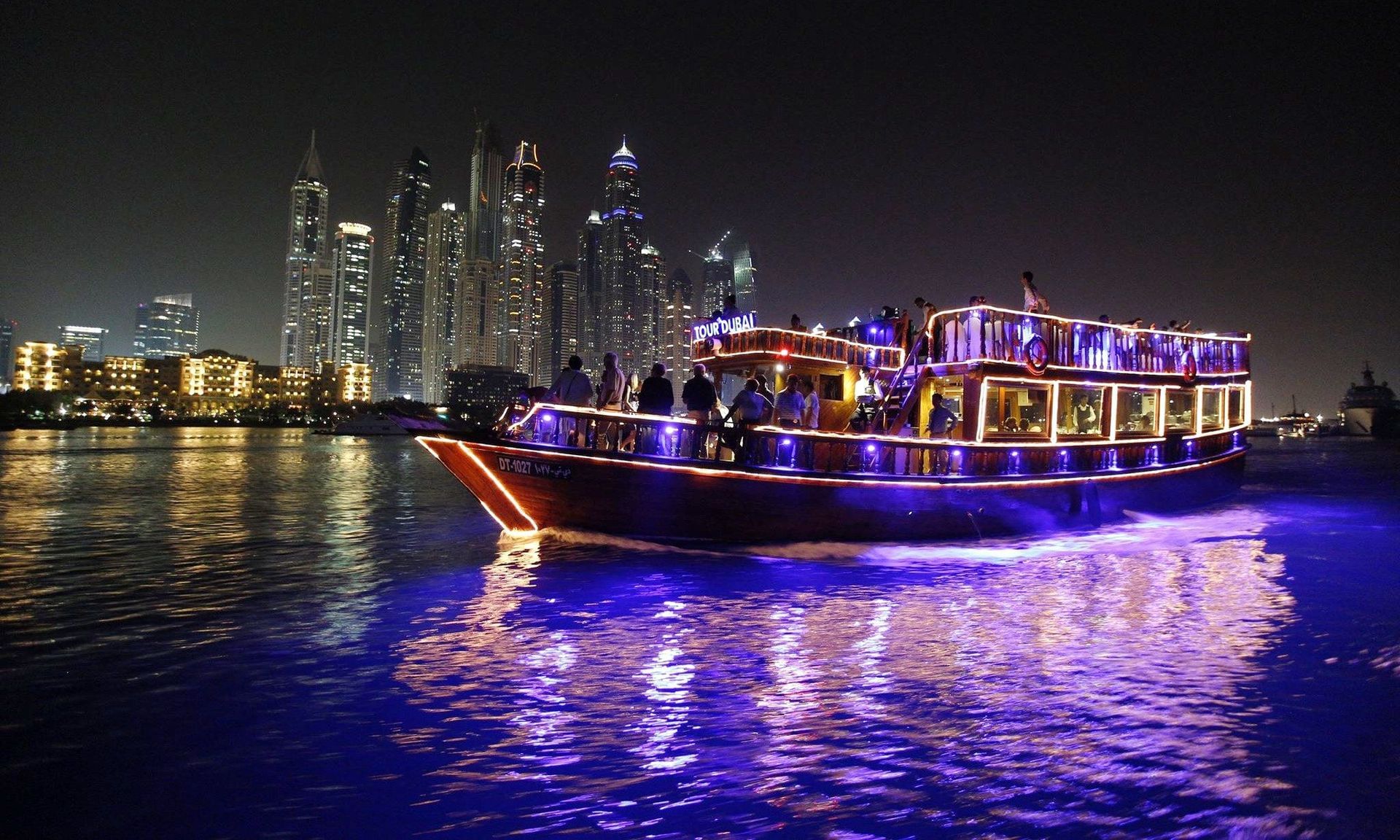 CENA A BORDO DE CRUCERO DHOW POR LA MARINA DUBAI