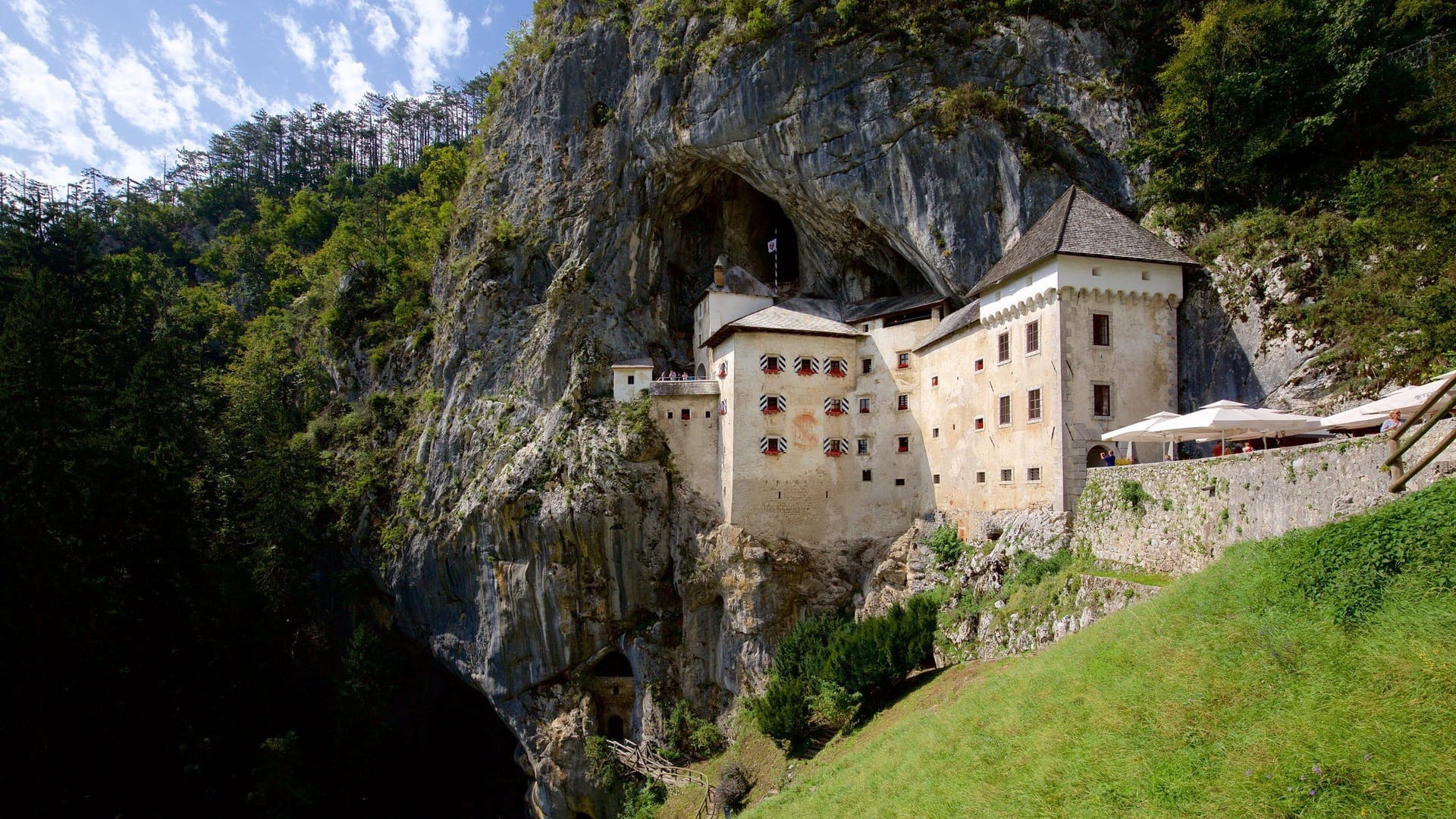 Castillo de Predjama