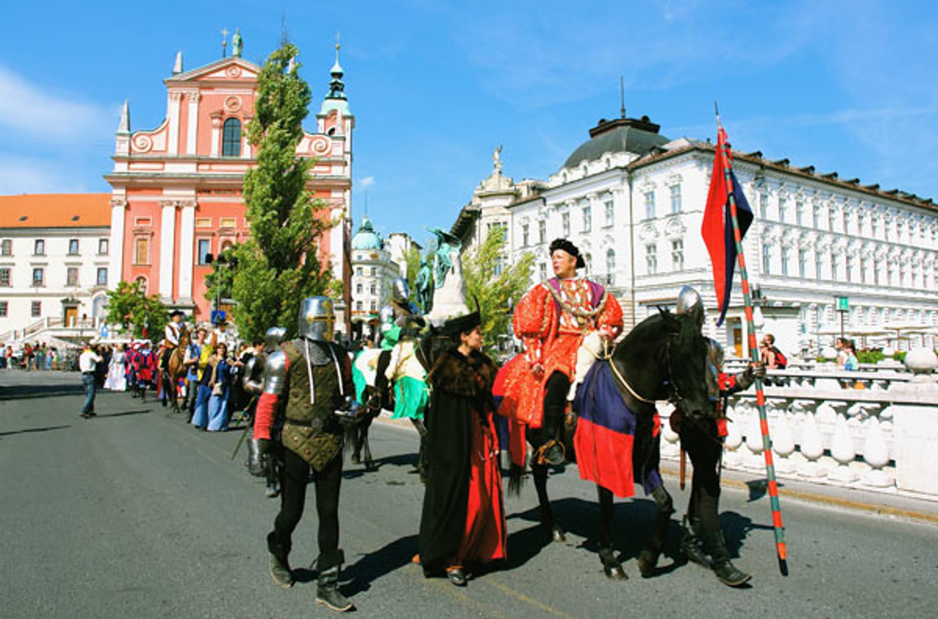 Típicos trajes medievales