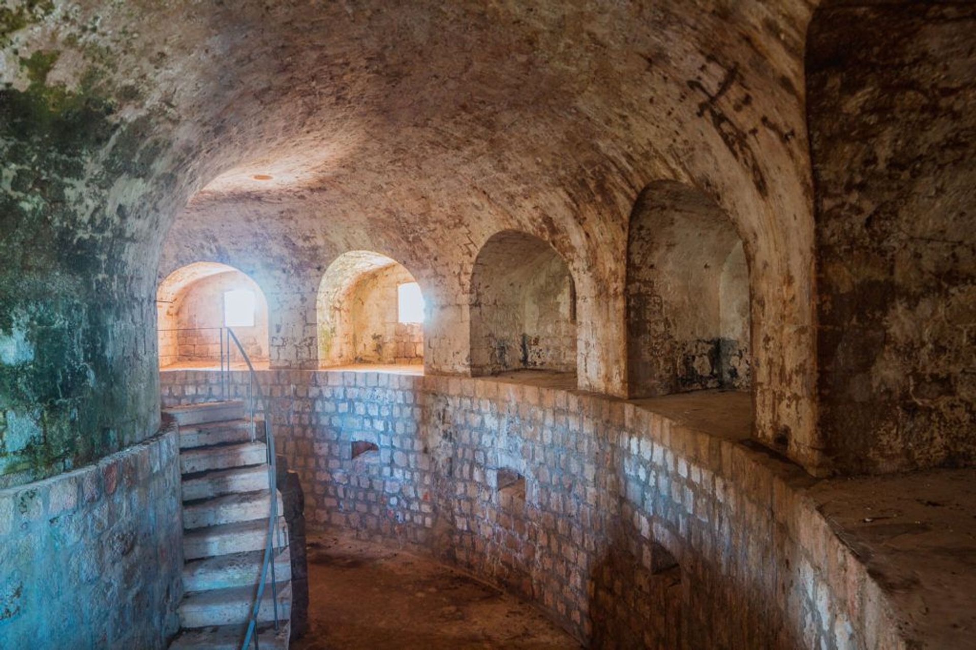 Interior del fuerte real
