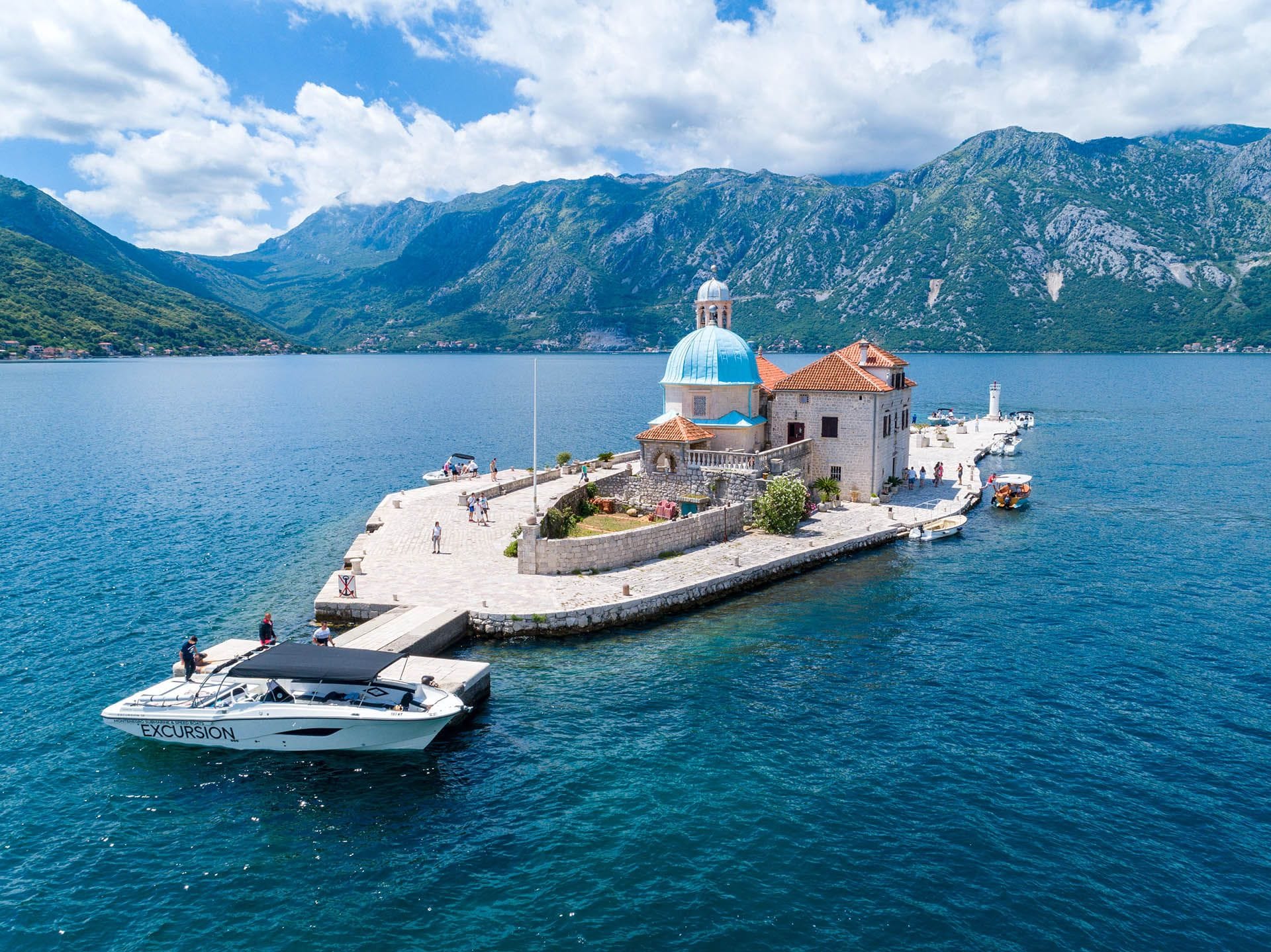 PERAST Y NUESTRA SEÑORA DE LAS ROCAS DESDE KOTOR - POR LA MAÑANA