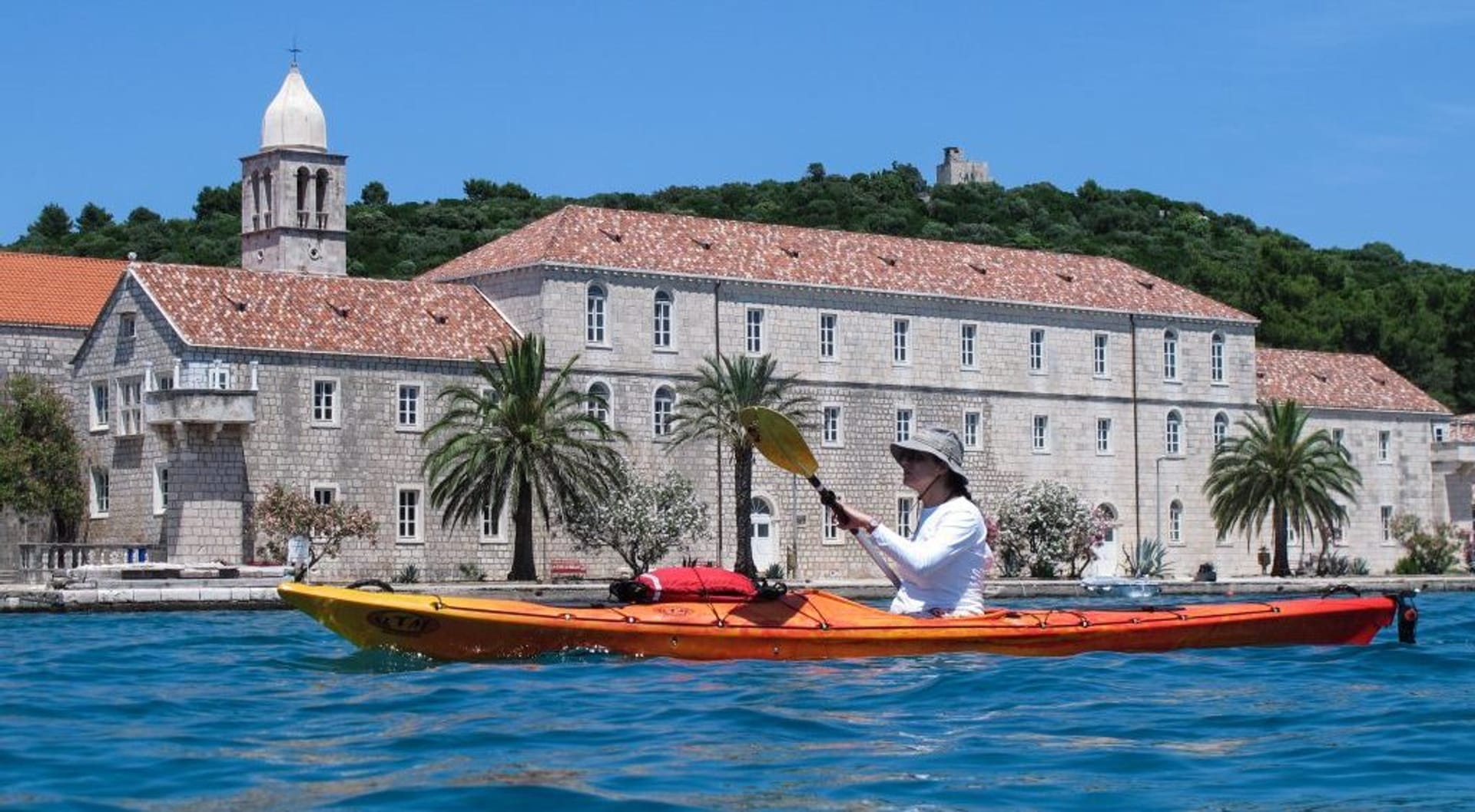 El monasterio desde el mar