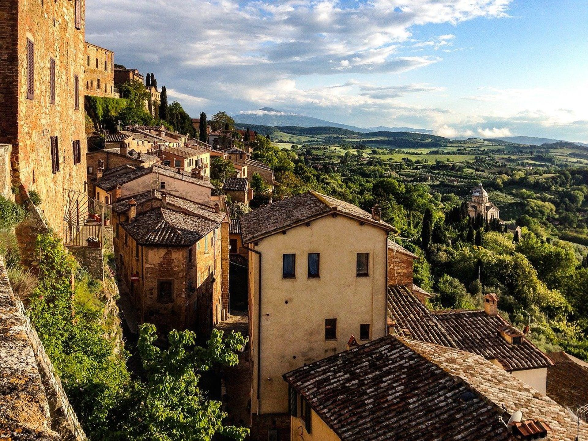 Paroramic view of Tuscany