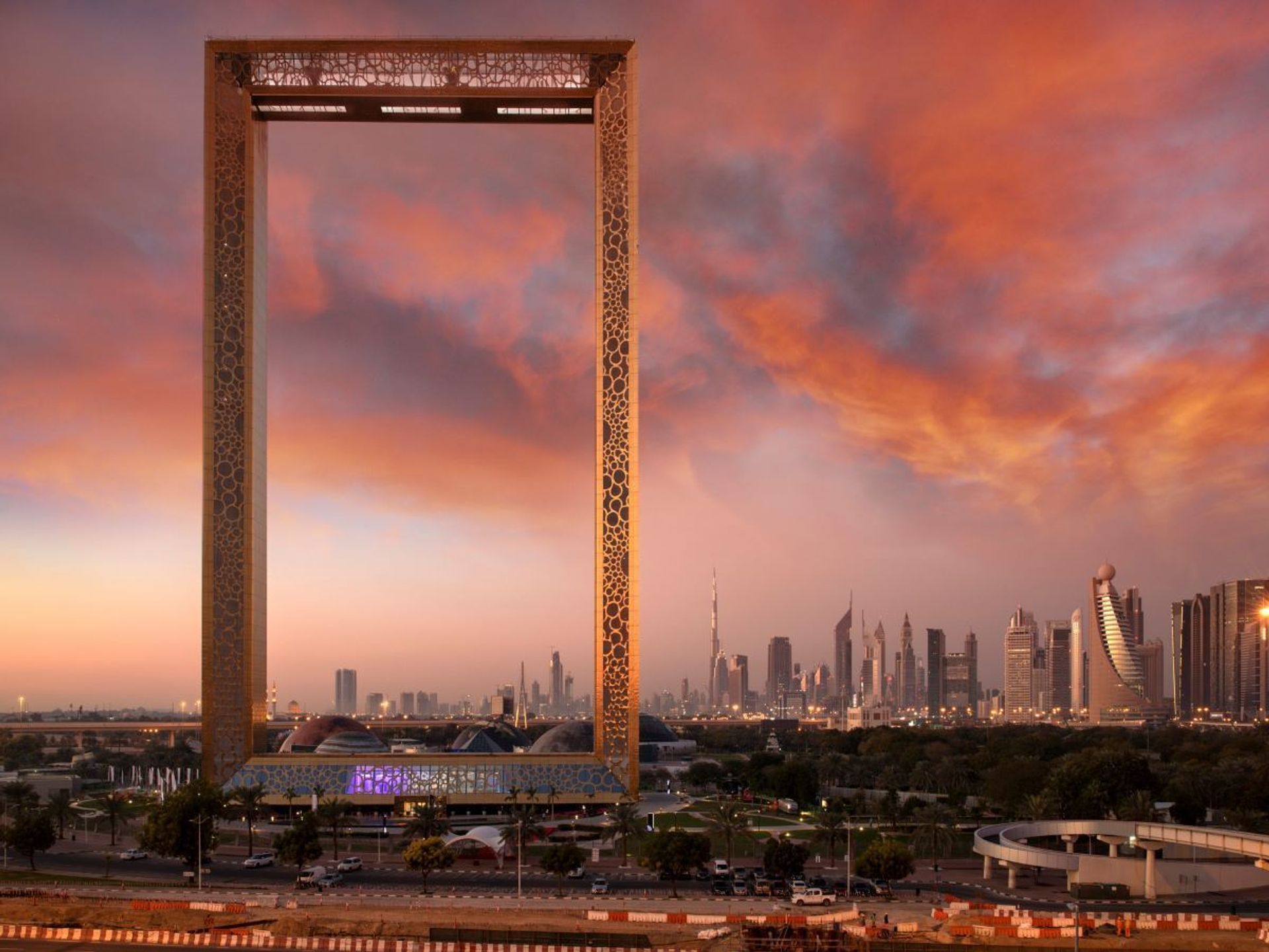DUBAI FRAME AND HALF DAY CITY TOUR