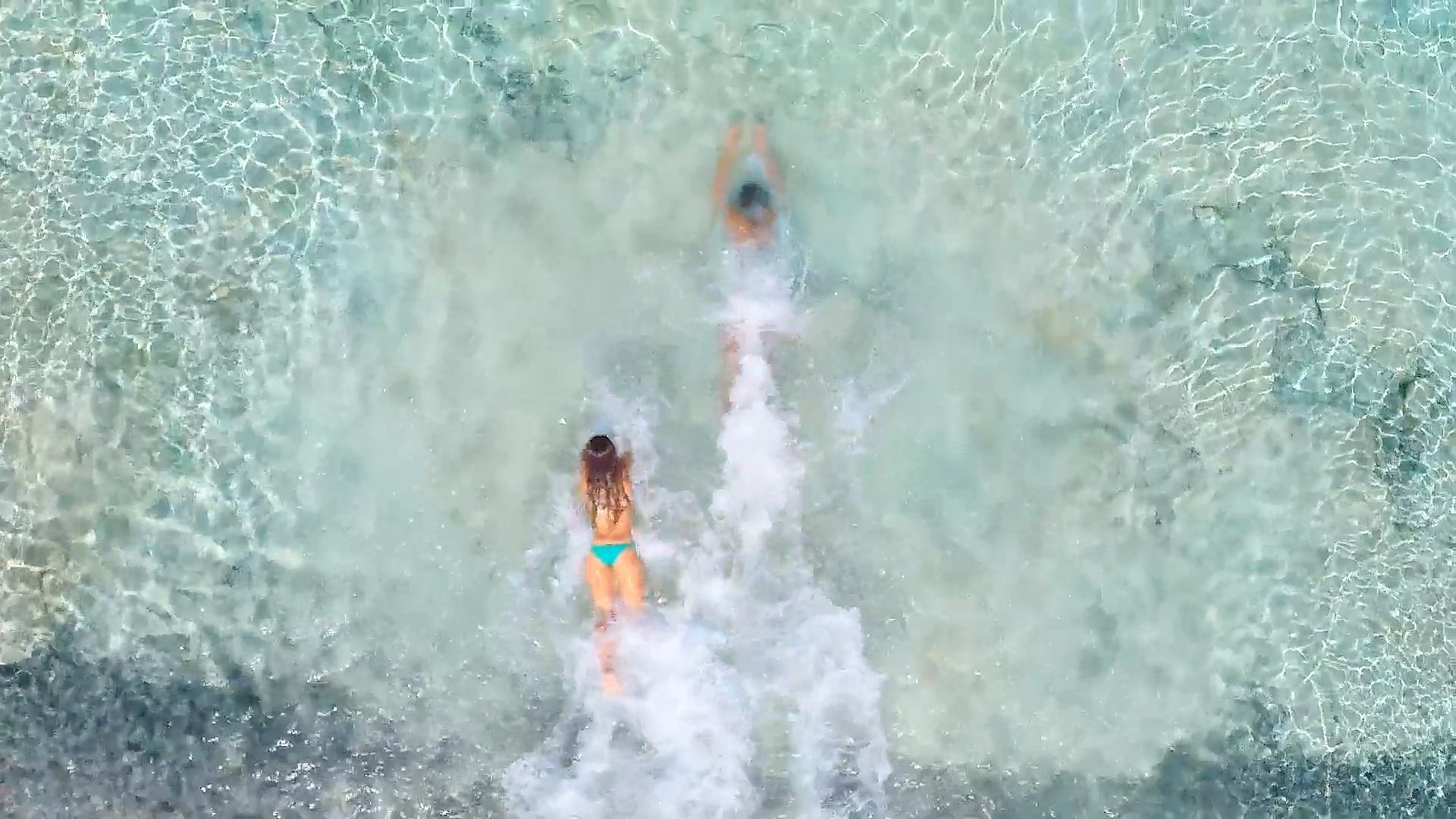 Nadando las bellas aguas del Mar de Libia