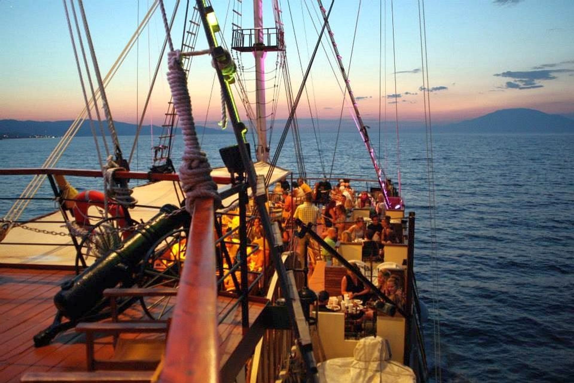 atardecer en el barco