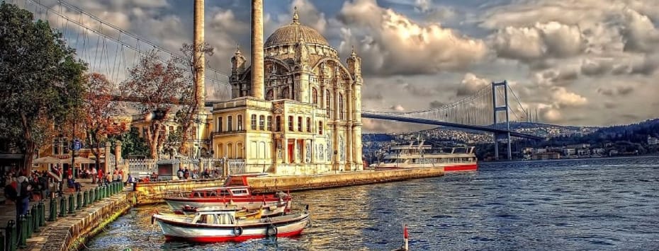 EGYPTIAN MARKET WITH BEYLERBEYI PALACE & BOSPHORUS