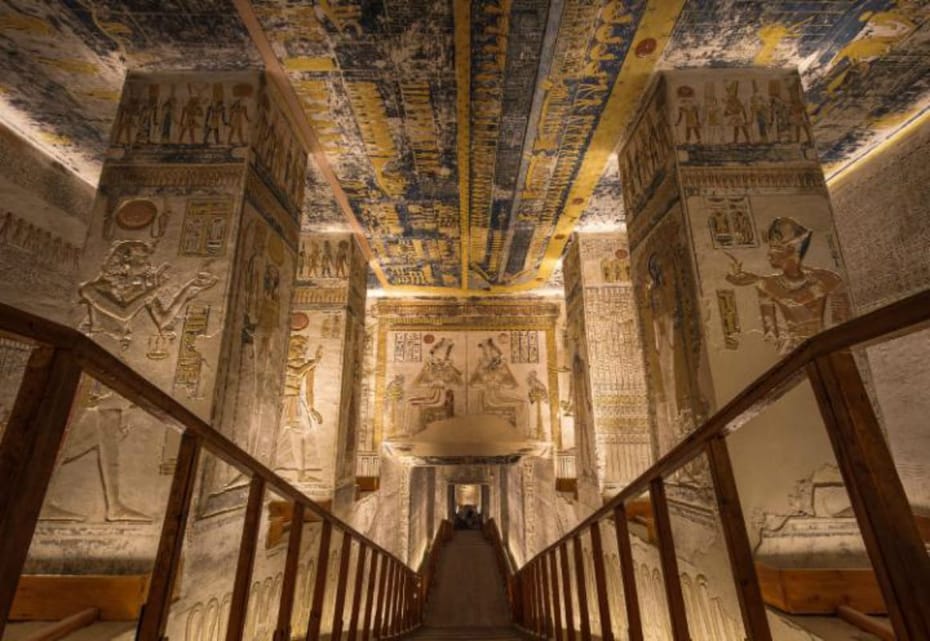 EL VALLE DE LOS REYES & ARTESANOS CON TEMPLO DE RAMSÉS III