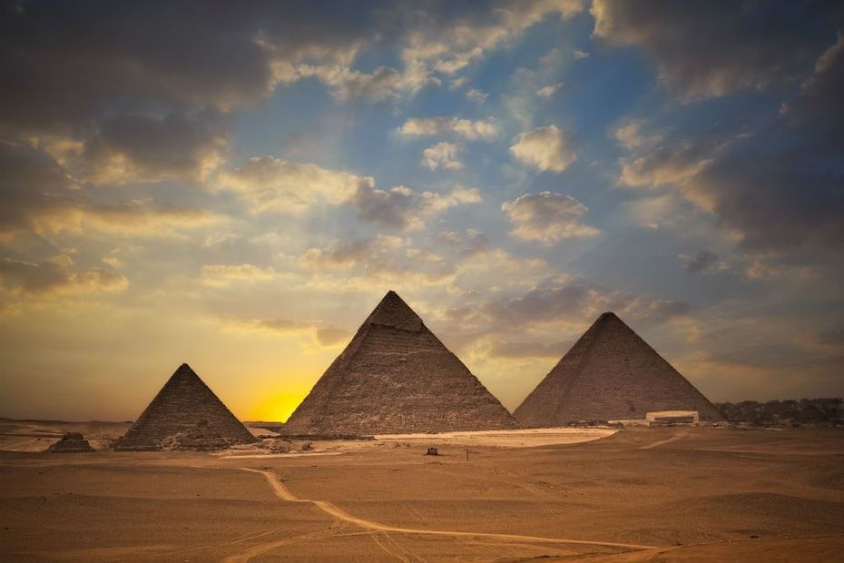 EL CAIRO & VISITA A LAS PIRÁMIDES