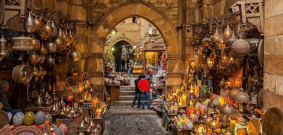 EL CAIRO A SU PROPIO PASO