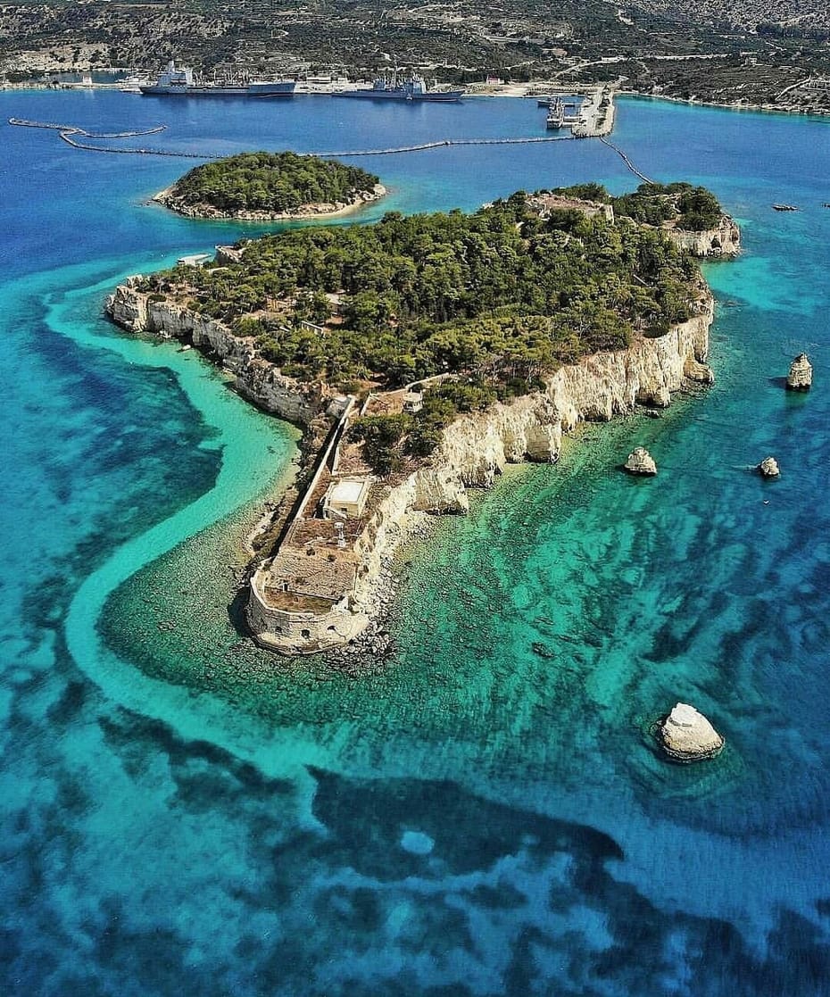 MIN ICRUCERO POR LA BAHÍA DE SOUDA