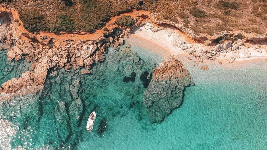 ALÓNISOS, ÁREAS PROTEGIDAS Y RELAX