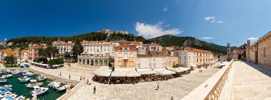 DE SPLIT A HVAR