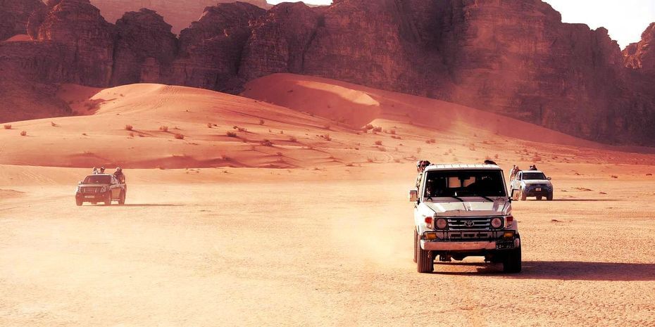PETRA - PEQUEÑA PETRA - WADI RUM - FRONTERA ARABÁ O PUERTO DE ÁQABA (325 KM)