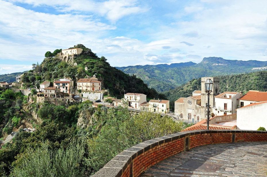 TAORMINA - CASTELMOLA ā SAVOCA ā TAORMINA