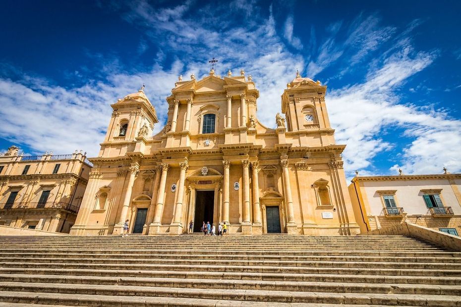 CALTAGIRONE - NOTO - SIRACUSA - CATANIA