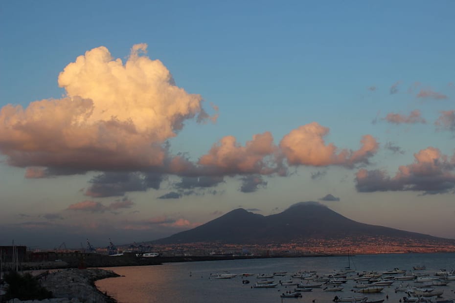 FROM NAPLES TO MOUNT VESUVIUS