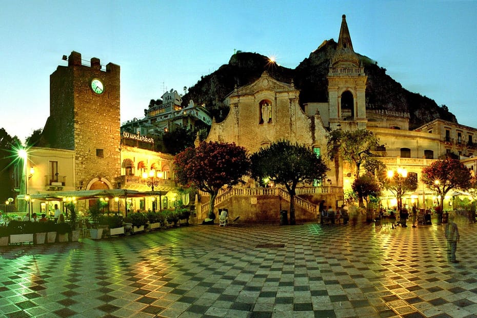 TAORMINA - SYRACUSE- TAORMINA
