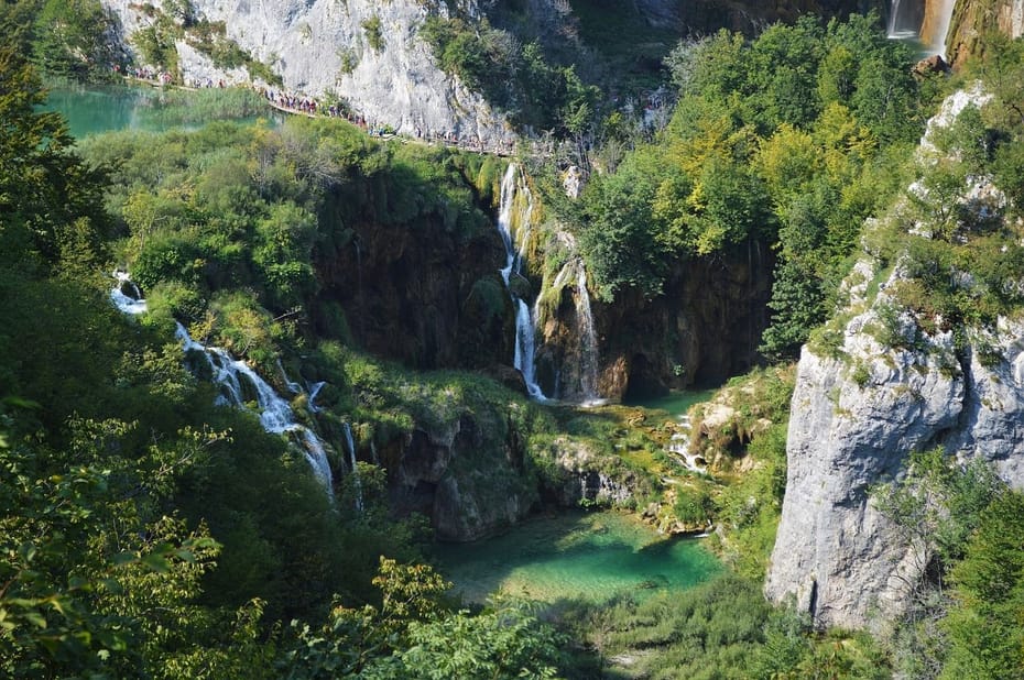DE ZAGREB A SPLIT CONOCIENDO EL LAGO DE PLITVICE