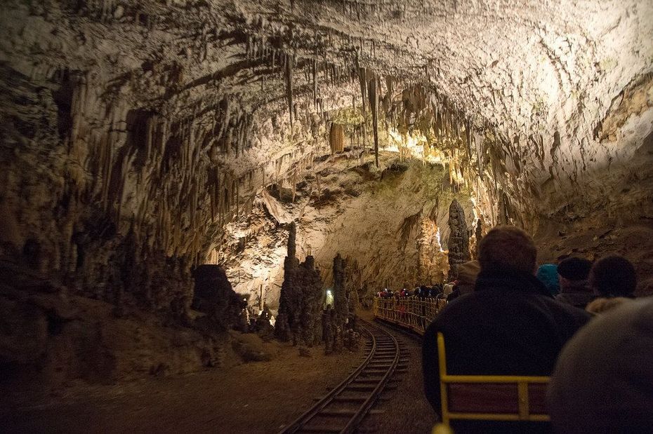 DE LIUBLIANA A ZAGREB VISITANDO LA CUEVA DE POSTOINA
