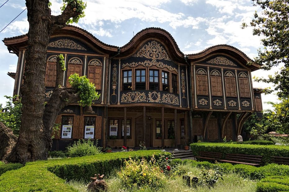 DE SOFIA A VELIKO CAPITAL MEDIEVAL
