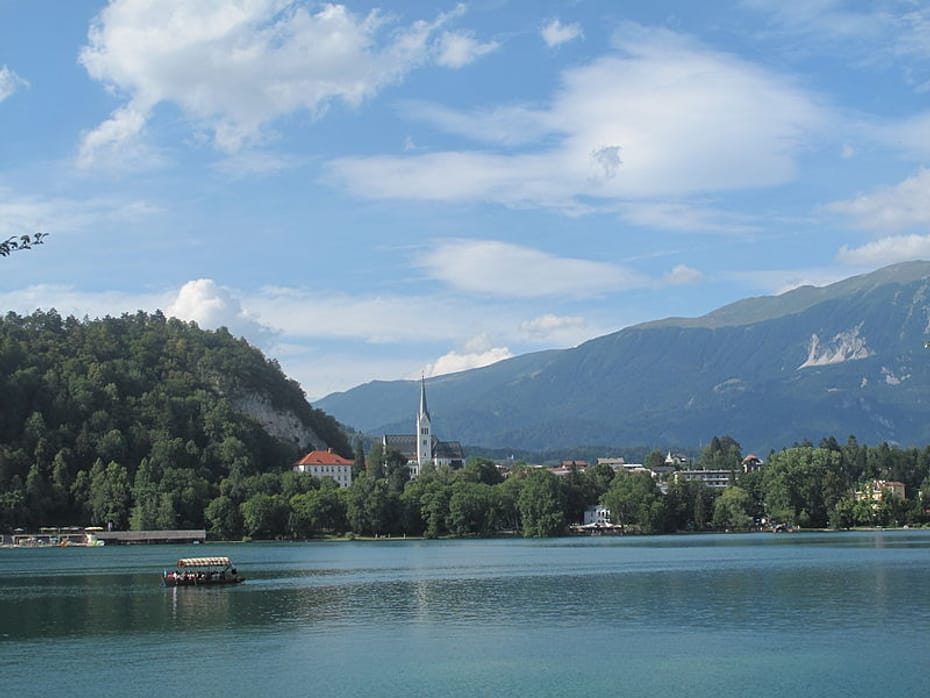CON DESTINO A BLED