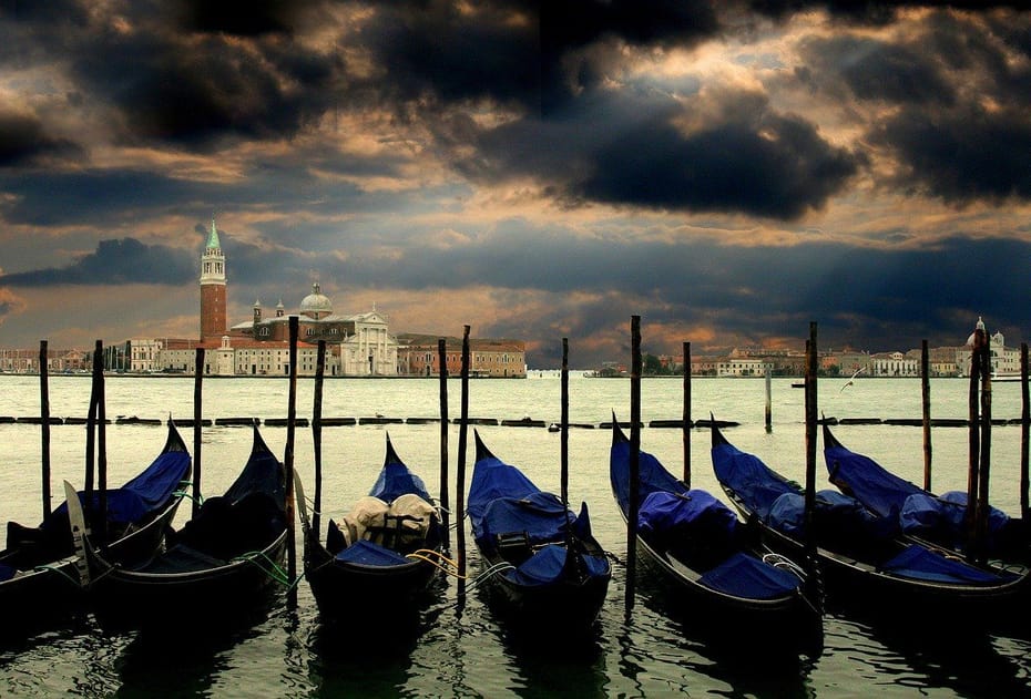 ADIOS ATENAS Y HOLA VENECIA