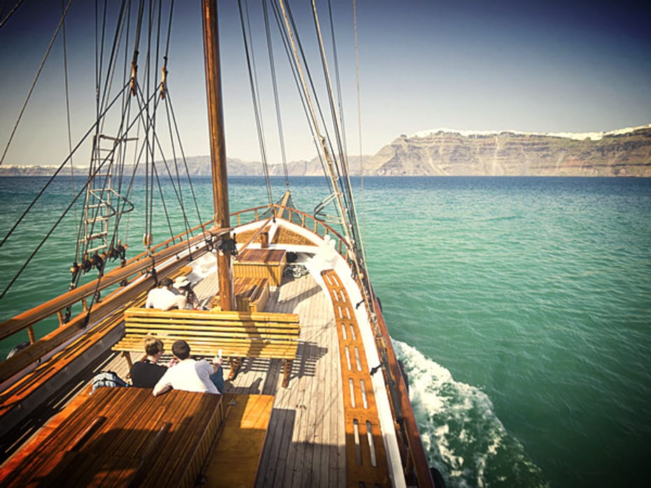 DISCOVERING SANTORINI