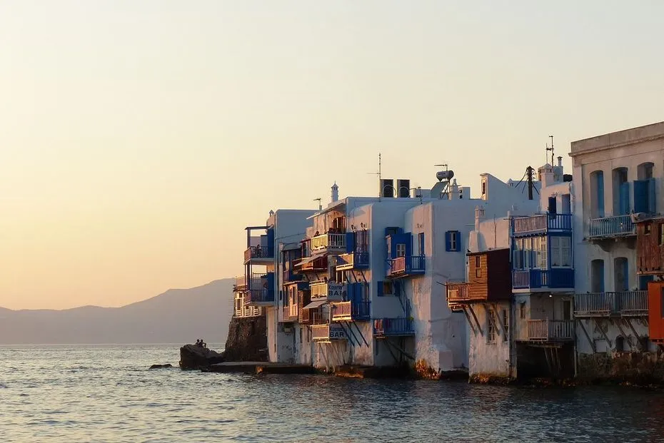 FROM ATHENS TO MYKONOS - NAVIGATING THE AEGEAN LIKE ODYSSEUS