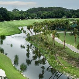 Golf Courses In Singapore Hole19