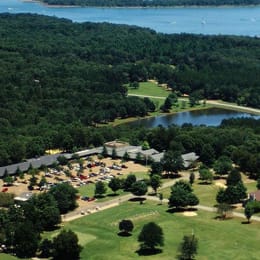 Red Apple Inn & Country Club