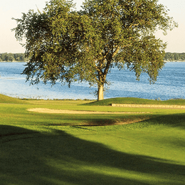 Majestic Oaks at Lake Lawn Resort