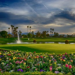 The Lakes Country Club