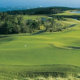 Volcano Golf & Resort