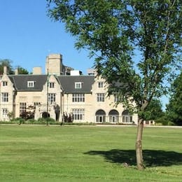 Oak Hall Par 3 Golf Course