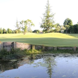 Golf du Château de La Vallade (Pitch & Putt)