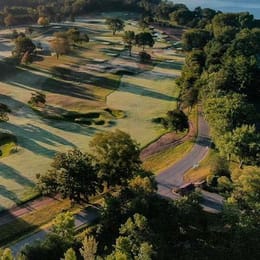 The Club at Lac La Belle