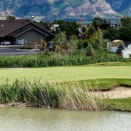 Mulligans Creekside Golf Center