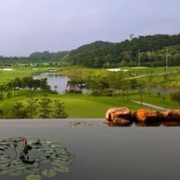 Zhaoqing Zhenhu Golf Club