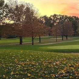 The Grizzly Golf and Social Lodge (The Grizzly)