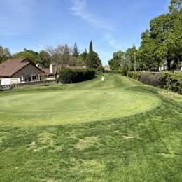 Swallows Nest Country Club