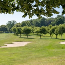 Winge Golf & Country Club