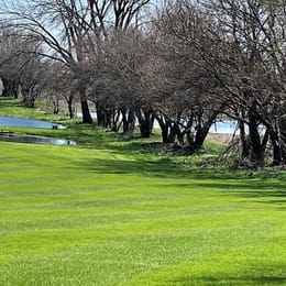 The Lakes Country Club