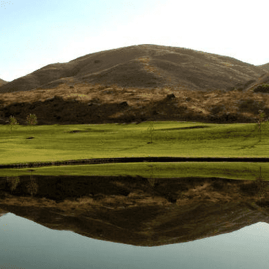 Dos Lagos Golf Course