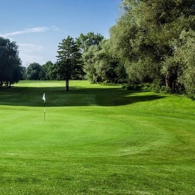 Tri Duby Golf Resort