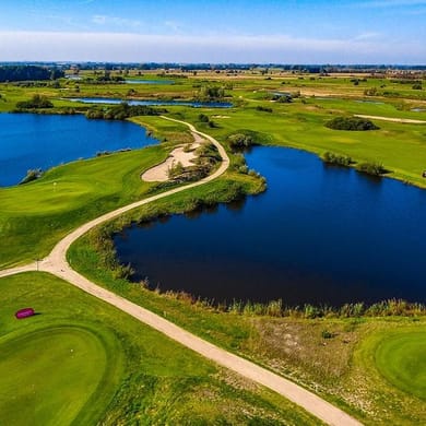 Sobienie Królewskie Golf & Country Club