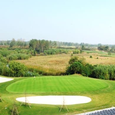 Suqian Luoma Lake Country Club