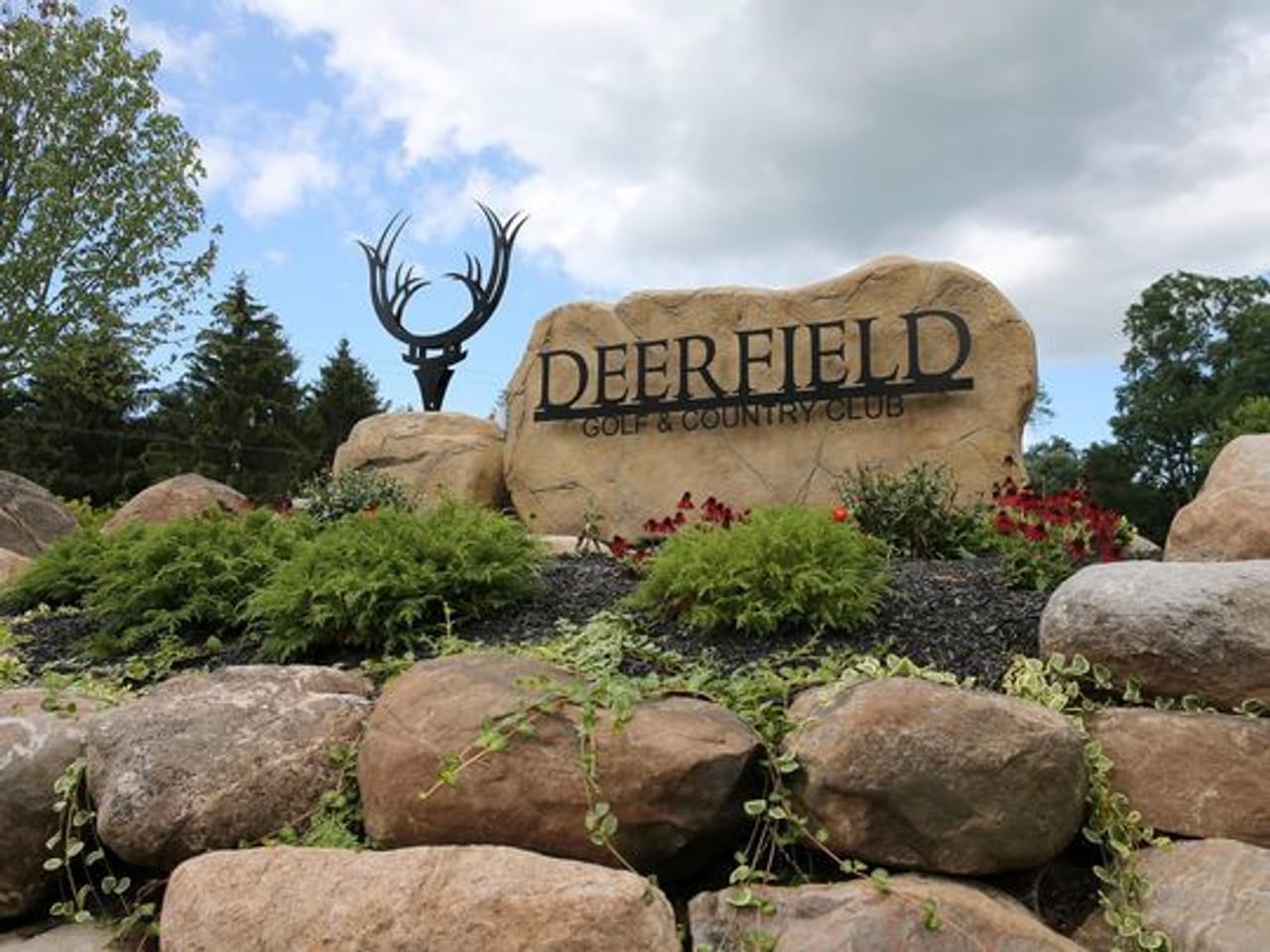 Deerfield Golf & Country Club