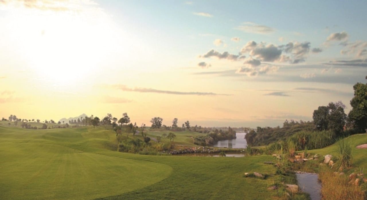 Sky Lake Resort & Golf Club (Lake)