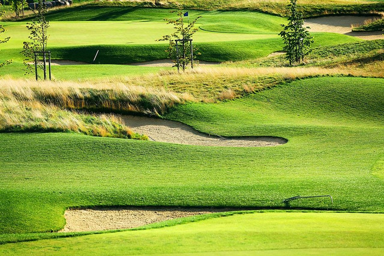 Albatross Golf Resort